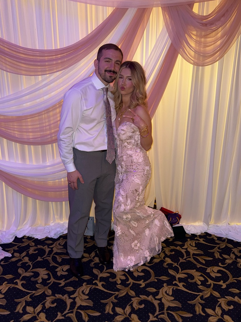 t and i at bridal shower